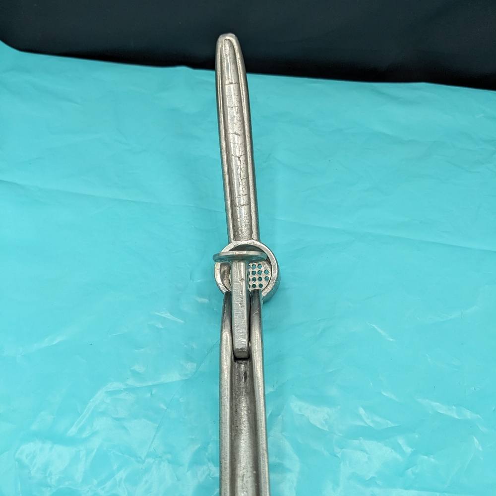 Vintage Garlic Press Handheld Garlic Juicer Vintage Kitchen Gadget Japan - Picture 5 of 10